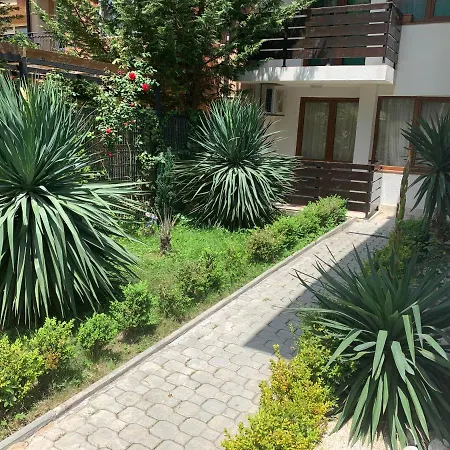 Oasis By The Sea Apartment *